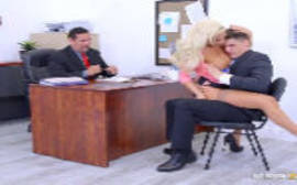 Brazzers network sexo na escola com a loira gostosa