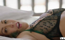 Ninfetinha toda safada querendo sexo logo pela manha
