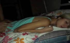 Sexo com a irma gostosa no quarto dela