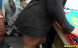 Vadia fazendo um sexo bem gostoso com seu macho