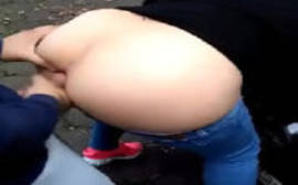 Comendo uma colegial rabuda em um puta sexo amador depois da aula que rola no meio do mato