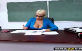 Sexo com a professora loira que é bem insana e adora uma boa foda do bbb porno