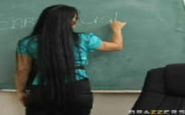 Video de sexo gostoso com a professora bem gatinha e rabuda