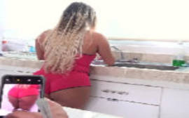Comendo a loirona da bunda grande