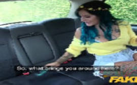Fake taxi tatuada dando muito a sua vagina