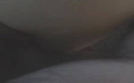 Mostrou o cuzinho e deu a sua xoxota para o marido