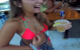 Safada fica bêbada em uma festa e da pra um negão bem dotado em um sexo gostoso