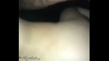 Jovem morena deliciosa tomando de quatro na sua buceta apertada