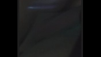 Novinha perfeita tocando uma siririca molhada