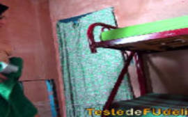 Comendo a prima gostosa na favela de baixo de uma belixe onde ela começa devorando com tudo a rola do primo