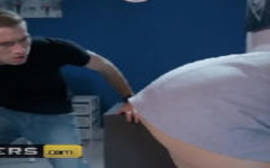 Redrtube com a safada enfiando o corpo em um buraco onde ela mama bem gostoso a vara do camarada Redrtube com a safada enfiando o corpo em um buraco onde ela mama bem gostoso a vara do camarada