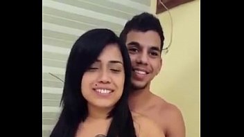 Betina safada em seu primeiro porno para o Brad Montana com um novinho lhe comendo