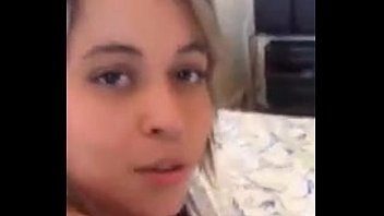 Safada novinha entrando na vara de seu namorado que caiu na net o vídeo amador