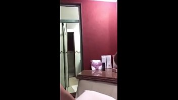 Chupando e comendo a coroa de quatro no motel de luxo