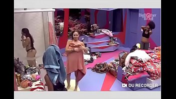 Paula Sperling mostra os seios e buceta ao vivo no BBB19